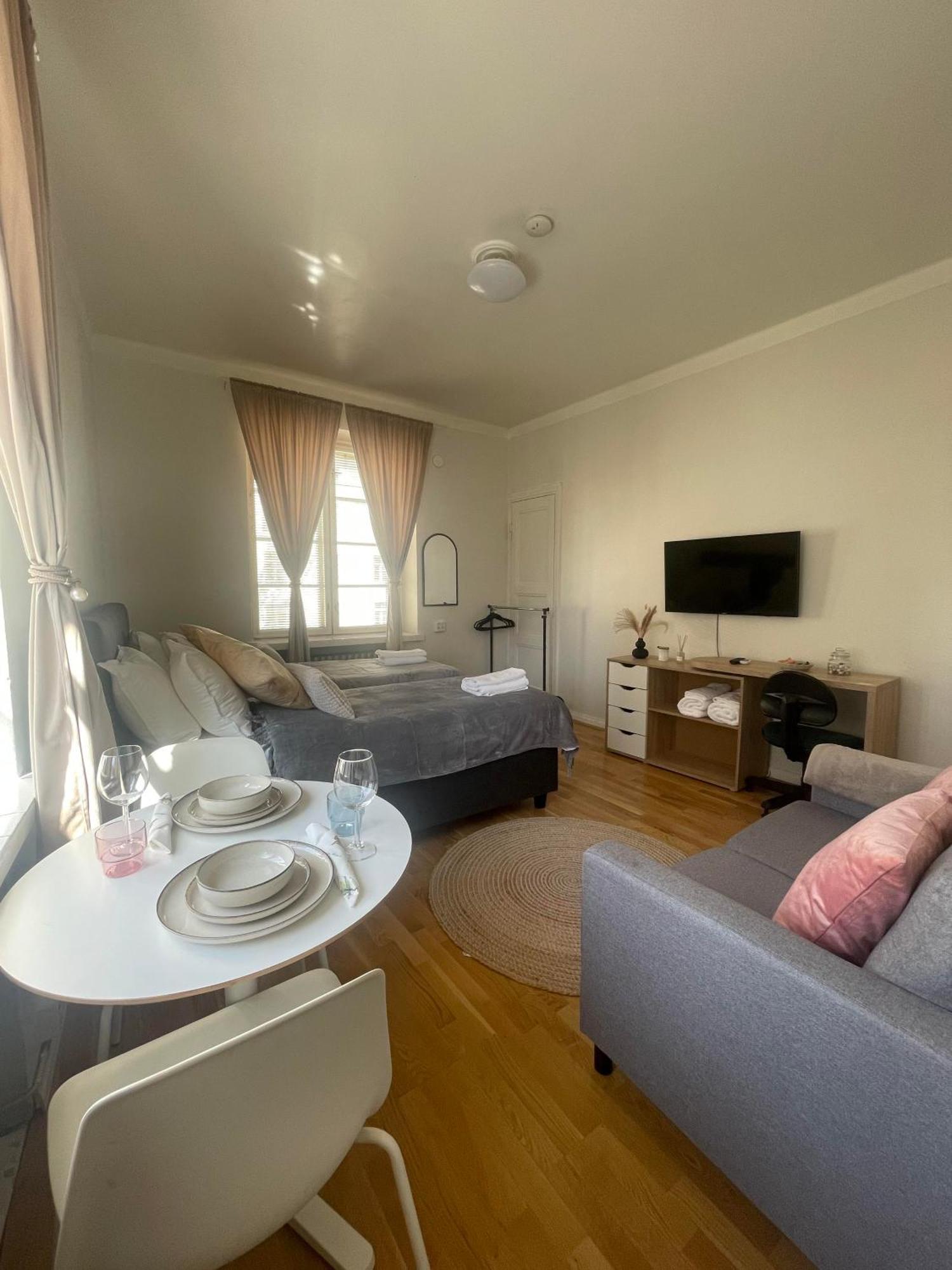 Your Chic Vibrant Airbnb Helsínquia Exterior foto